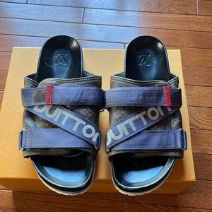 Louis Vuitton mule slides. Size 9us